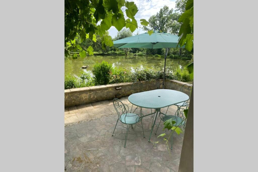 La Petite Maison Au Bord De L'Etang Chirac  Luaran gambar