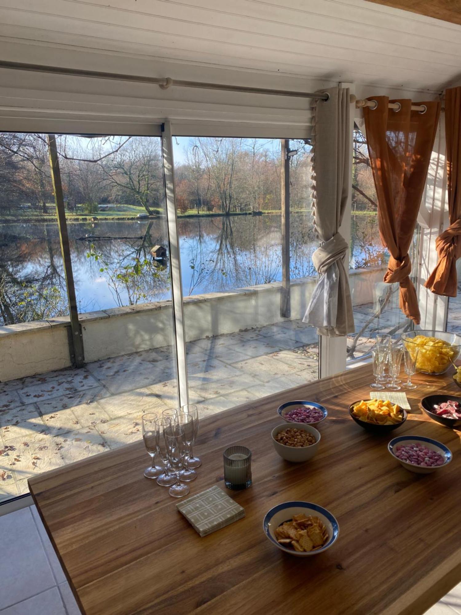 La Petite Maison Au Bord De L'Etang Chirac  Luaran gambar